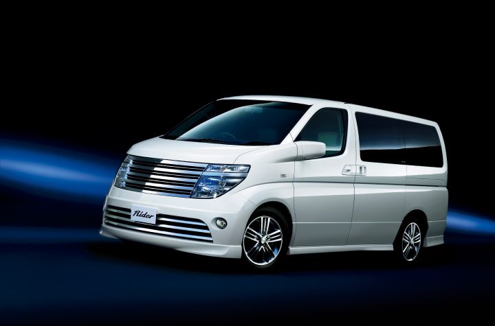 日産エルグランドライダー thumbnail-720x404.jpg