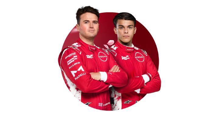 Grafikdarstellung von Oliver Rowland und Zane Maloney in ihren roten Rennanzügen des Nissan Formula E Teams im Format 16:9, ohne Text auf dem Bild.