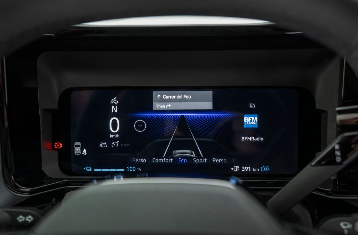 detailed image of steering wheel dials