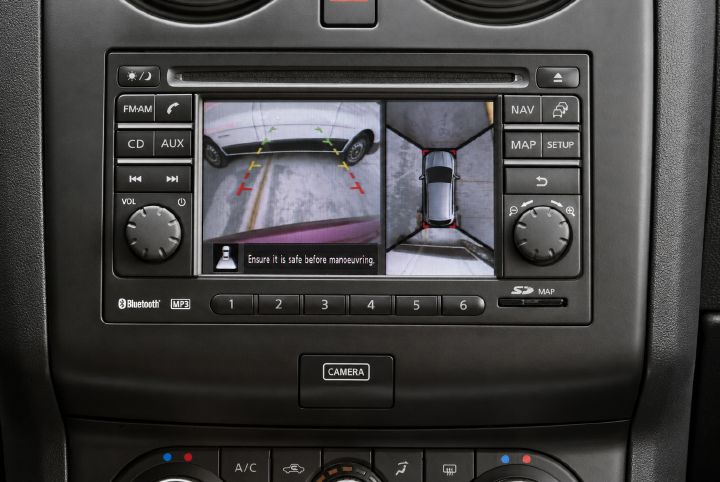 The dashboard of a second generation Qashqai