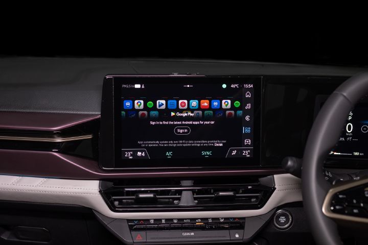 Google Play interface on the Tekton infotainment screen, providing access to apps and connected services.