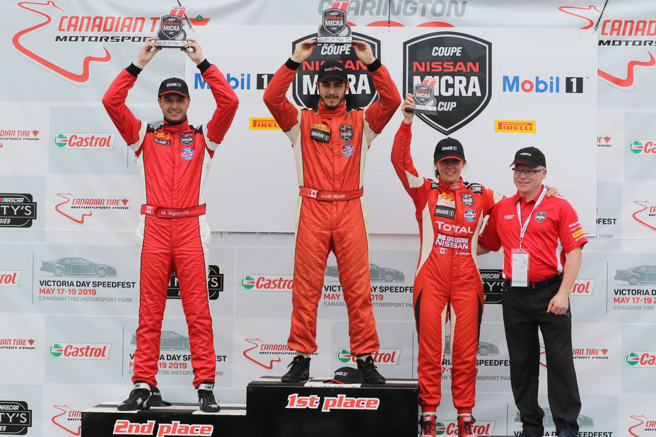 Olivier Bédard (1er), Marco Signoretti (2e) et Valérie Limoges (3e) sur le podium