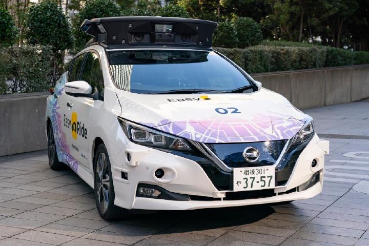 Nissan LEAF equipado com sistema de radar no teto para cumprir funções de forma autônoma