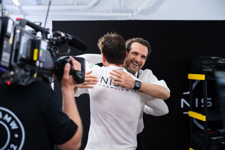 Norman Nato und Tommaso Volpe feiern die Poleposition des Franzosen in Miami.
