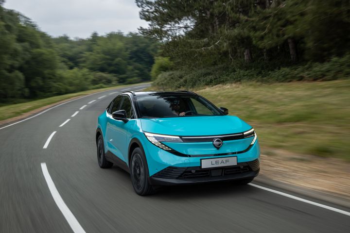 Profile view of new LEAF;