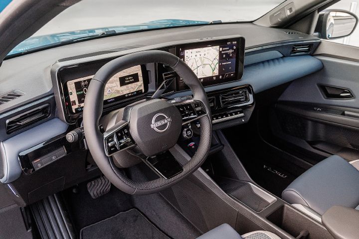 Cockpit des neuen Nissan Micra mit Fahrerinformations- und Infotainment-Display