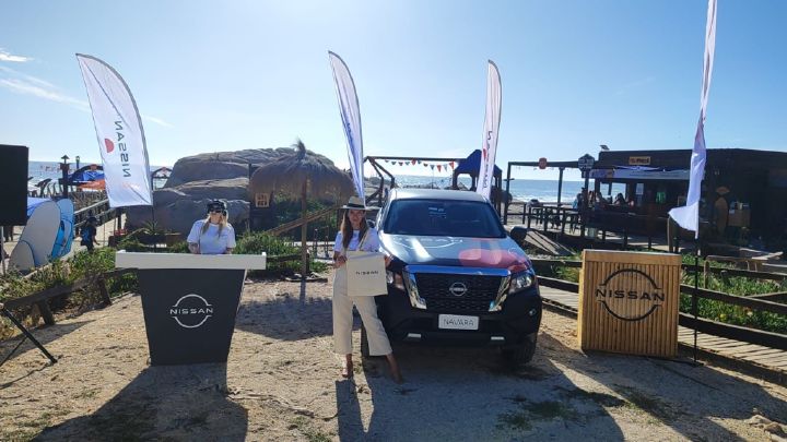 Exhibición de la Nissan Navara en playa de Zapallar