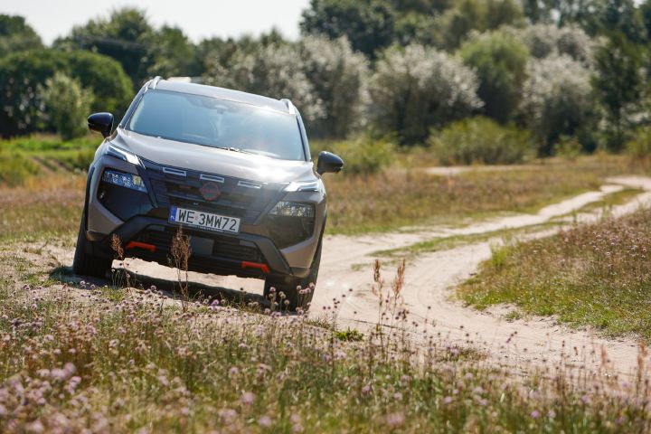 Nowy Nissan X‑Trail N-Trek – ujęcie dynamiczne