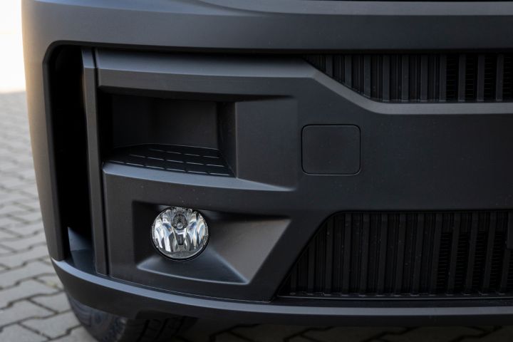 Ujęcie detalu nadwozia Nissan Interstar LCV