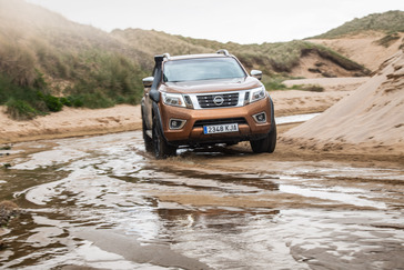 Nissan Navara Sondermodell Off-Roader AT32 im Kampf gegen Plastikverschmutzung an Stränden