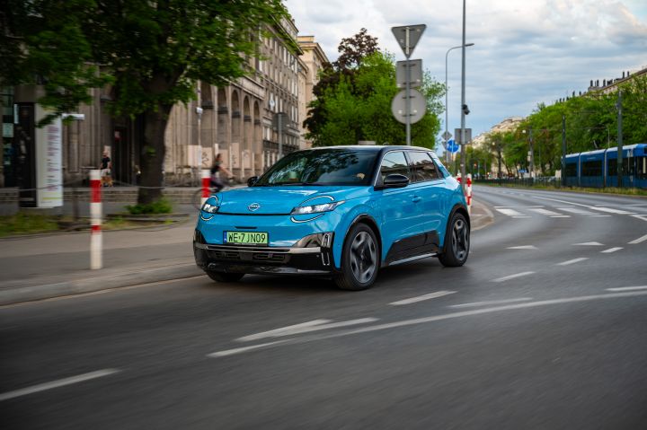 Nowy elektryczny Nissan Micra – ujęcie dynamiczne