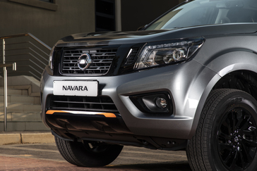 The Nissan Navara Stealth has been engineered specifically with the South African customer in mind. Standard silver and chrome detailing on the exterior gives way to sleek, black trims, while newly added orange accents – on the grill and front bumper, side mirrors and side steps – give the new Navara a character that is both edgy and bold. 