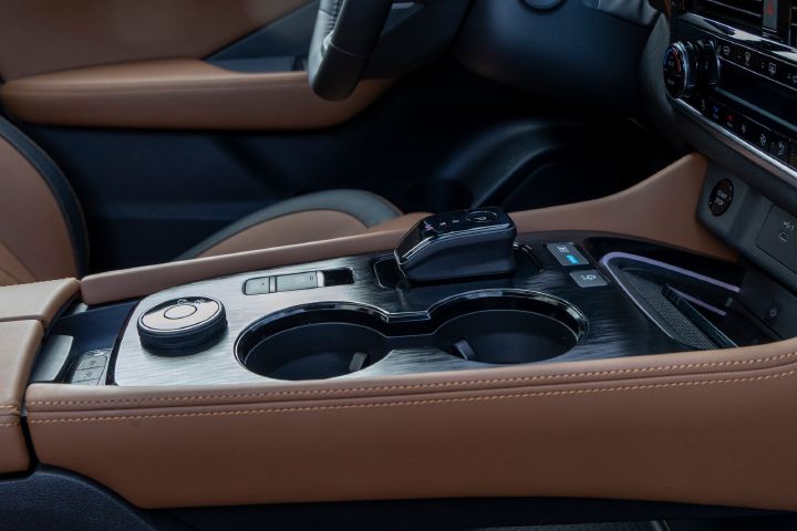 Nowy Nissan X‑Trail Tekna+ – wnętrze