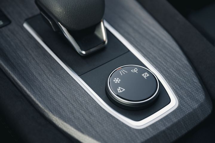Terrain-Wahlhebel auf der Mittelkonsole des Nissan Qashqai