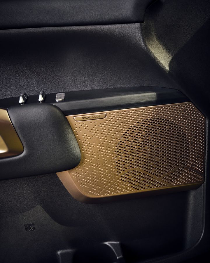 Nissan debuts the Frontier Pro PHEV globally in Mexico.