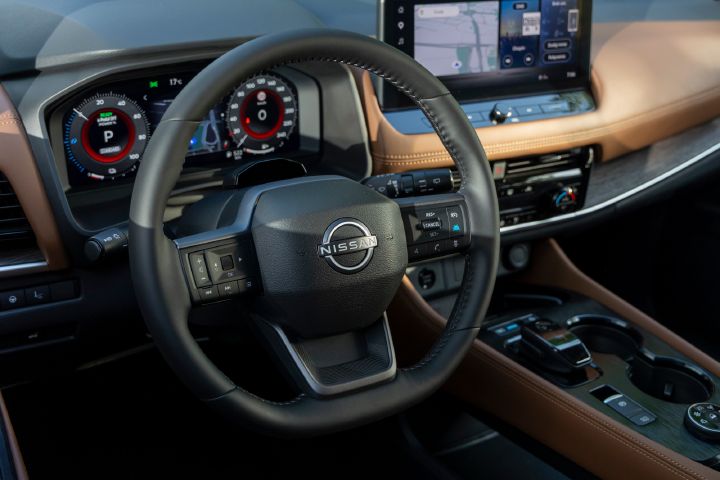 Nowy Nissan X‑Trail Tekna+ – wnętrze