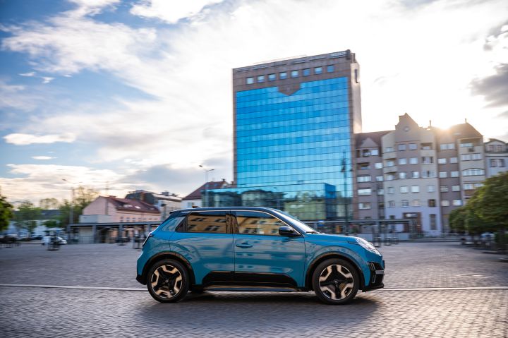 Nowy elektryczny Nissan Micra – ujęcie dynamiczne
