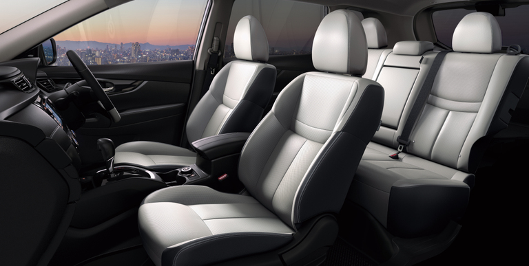 エクストレイル の特別仕様車 xi xi Hybrid を発売