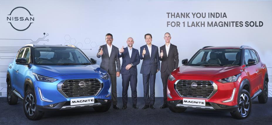 Senior Officials from Nissan posing with the Nissan Magnite for a photoshoot.