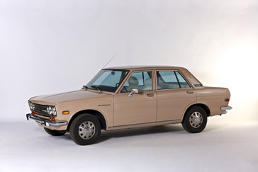 ●EBBRO DATSUN 510 4ドアセダン & 　2ドア 1970 Datsun 510 4-Door Sedan