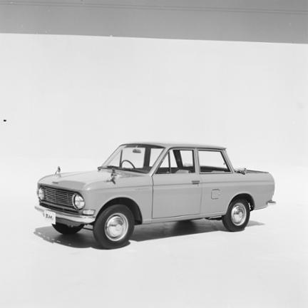 ダットサン ブルーバードおよびダットサン商業車シリーズの改良型発売
