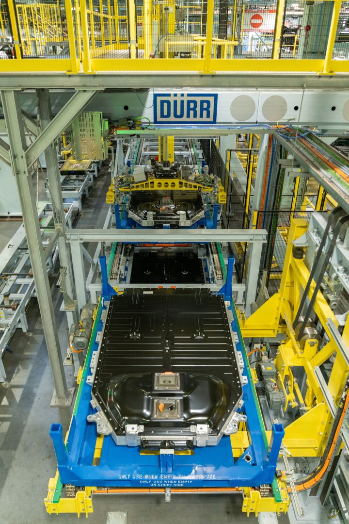 Batterien bereit für den Einbau in den Nissan LEAF im Nissan Werk in Sunderland