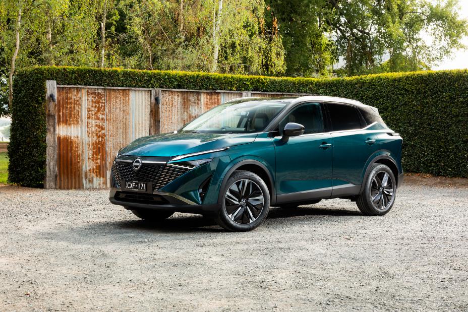Nissan Qashqai en color Deap Ocean Blue