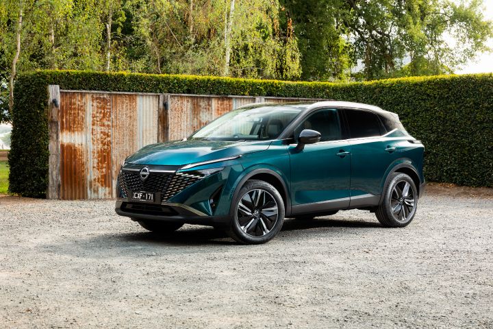 Nissan Qashqai en color Deap Ocean Blue