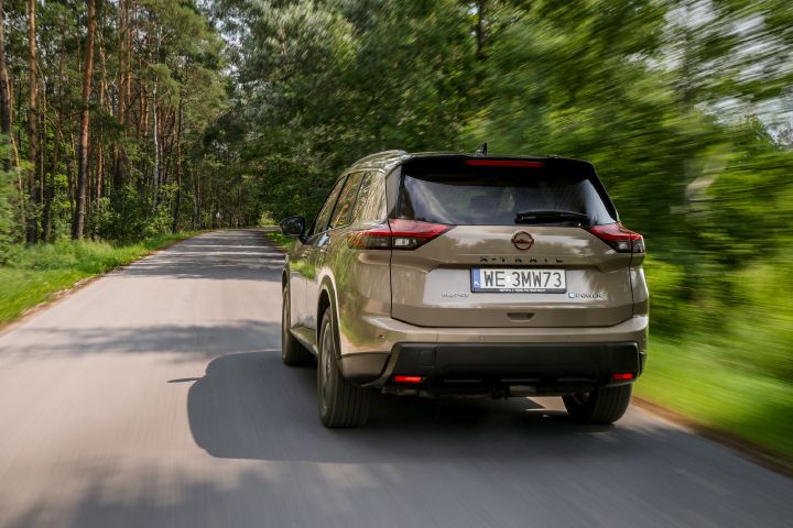 Nowy Nissan X‑Trail N-Trek – ujęcie dynamiczne