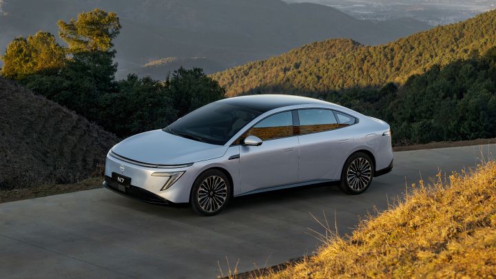 The all-new Dongfeng Nissan N7 sedan on the road