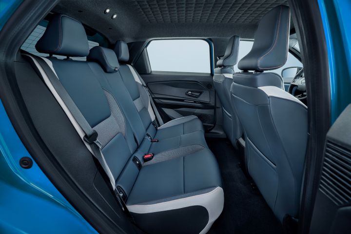 View of Micra rear passenger seats from right side door - low
