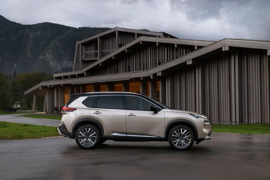 Nuovo Nissan X-Trail per la prima volta sulle strade europee