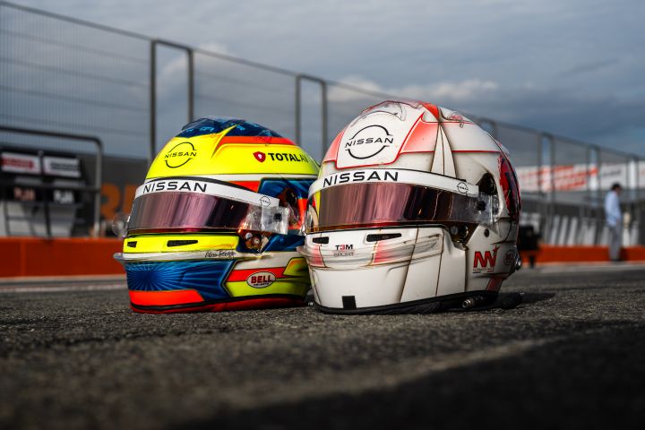 Die Helme von Oliver Rowland und Norman Nato.