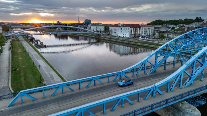 Nowy elektryczny Nissan Micra – ujęcie dynamiczne