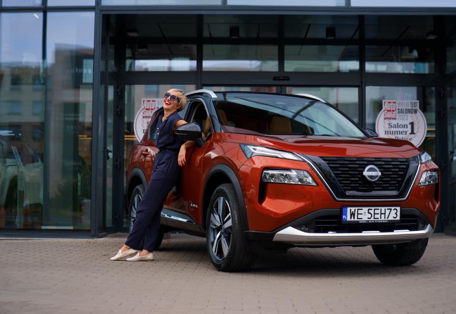 Magda Steczkowska z Nissanem X‑Trail