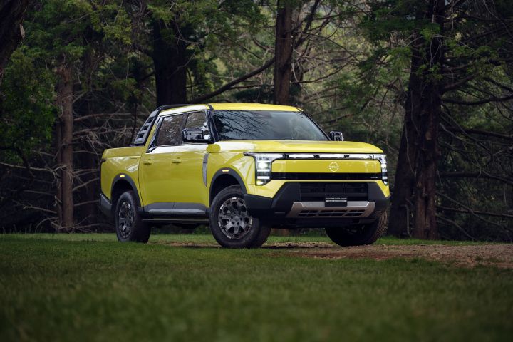 Nissan debuts the Frontier Pro PHEV globally in Mexico.