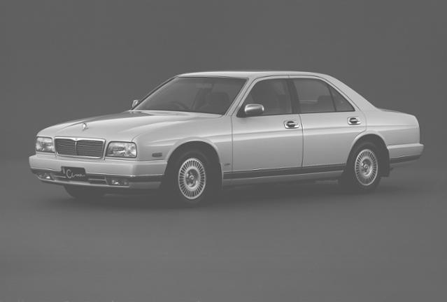 シーマに4WD車を追加