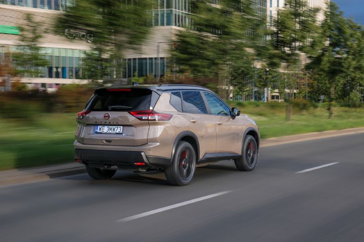 Nowy Nissan X‑Trail N-Trek – ujęcie dynamiczne