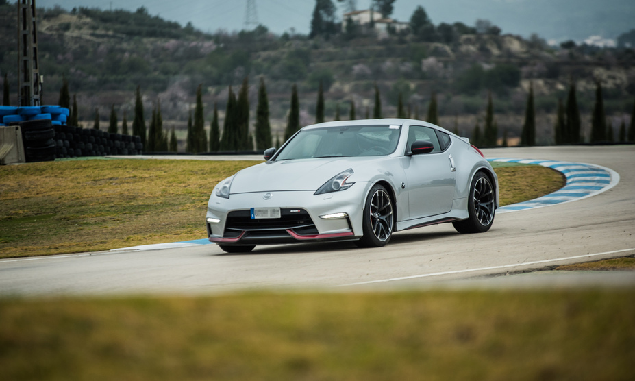 Nissan brilla con sus GT-R y 370Z NISMO en las carreteras levantinas