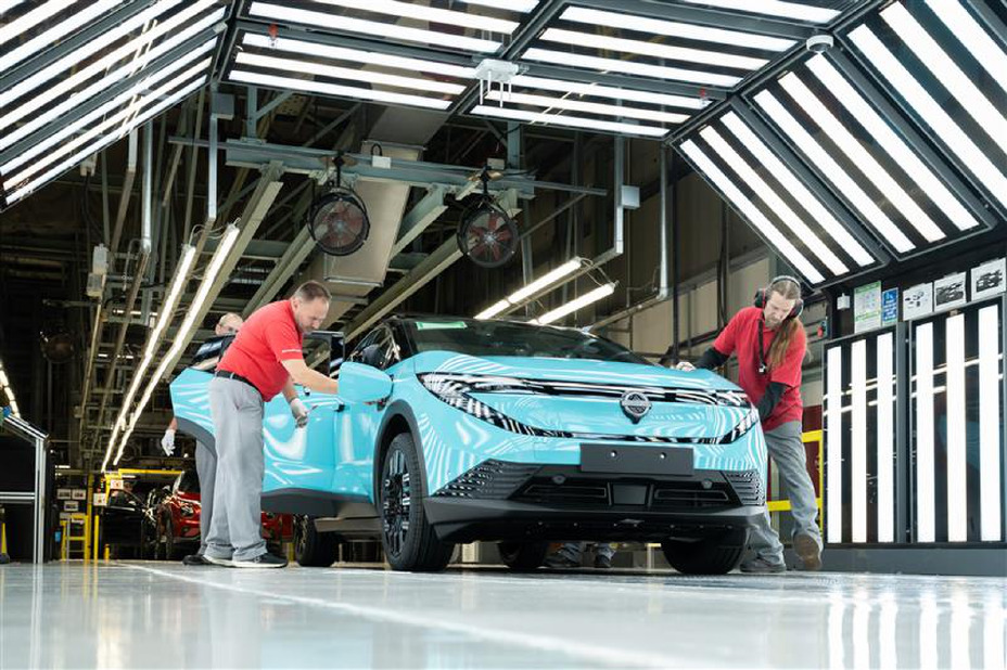 Nissan LEAF verlässt die Produktionslinie