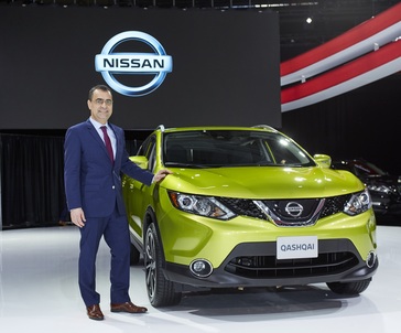 Joni Paiva, president of Nissan Canada Inc. with the 2017 Nissan Qashqai