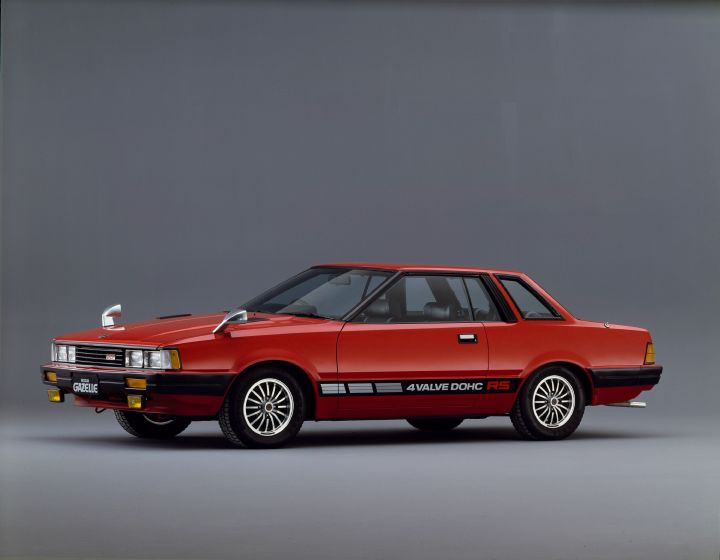 NISSAN GAZELLE 1/20 スケール ハードトップ thumbnail-720x404.jpg