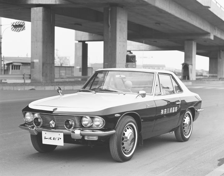 ニッサン・シルビア」パトロール・カーに採用