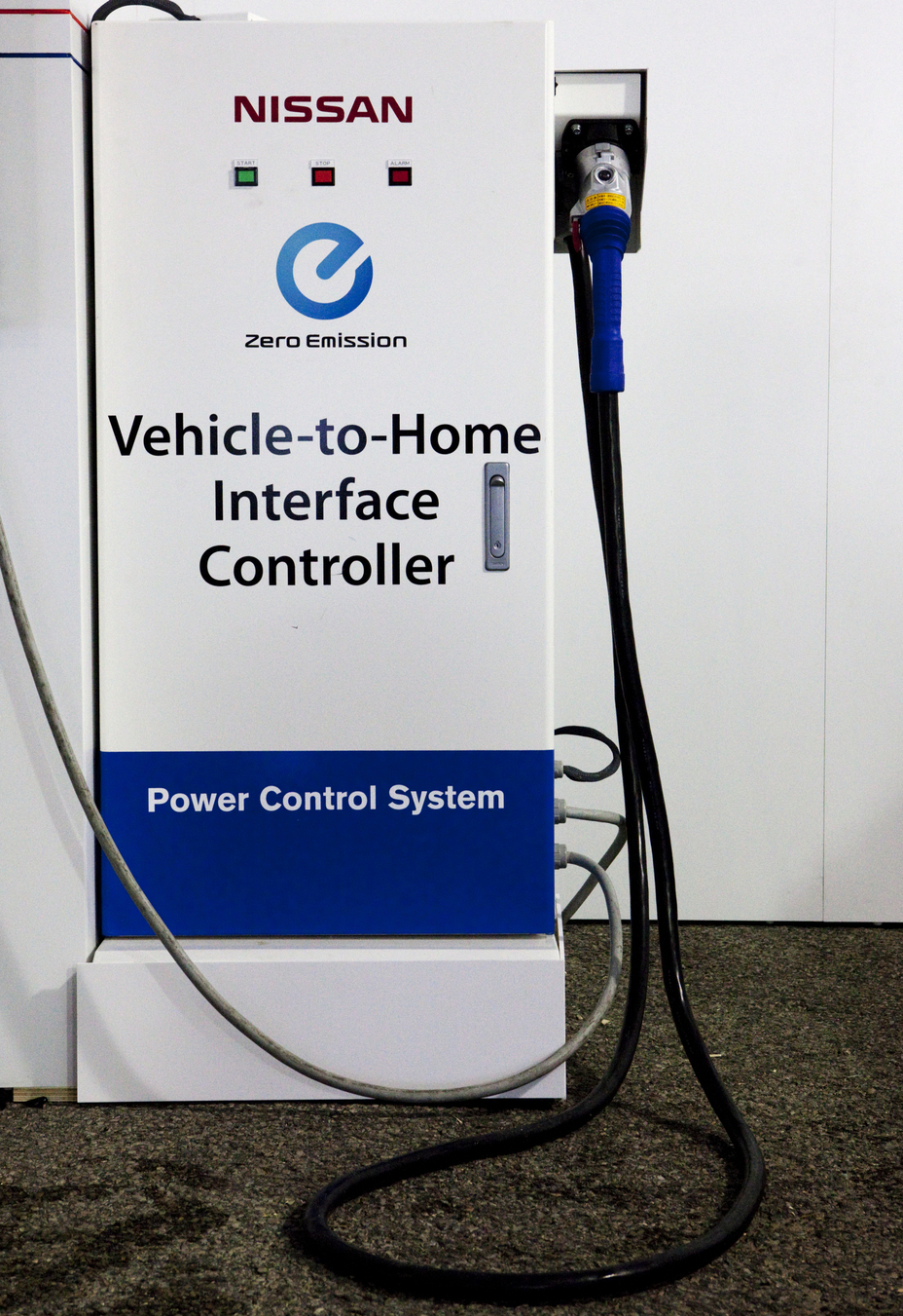 Nissan Canada and PowerStream Demonstrate Nissan "LEAF to Home" charging system for first time