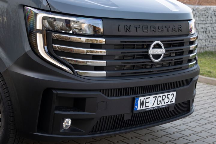 Statyczne ujęcie detalu nadwozia Nissan Interstar LCV