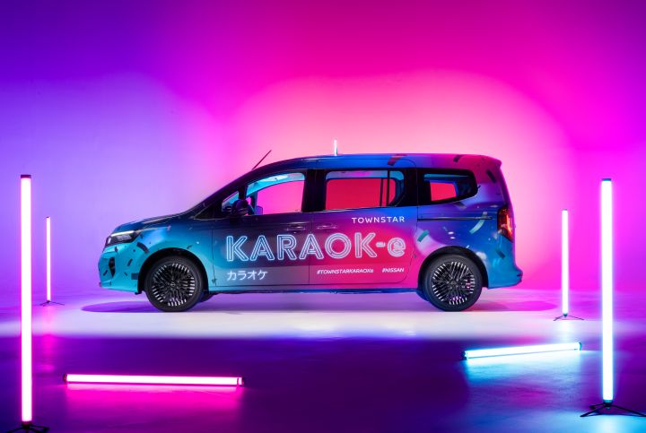 Static side view of Nissan Townstar Karaok-e
