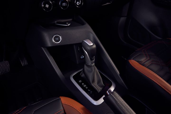 Palanca de TA de Nissan Magnite.