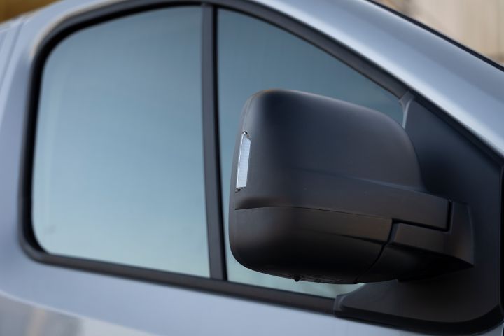 Ujęcie detalu nadwozia Nissan Primastar LCV