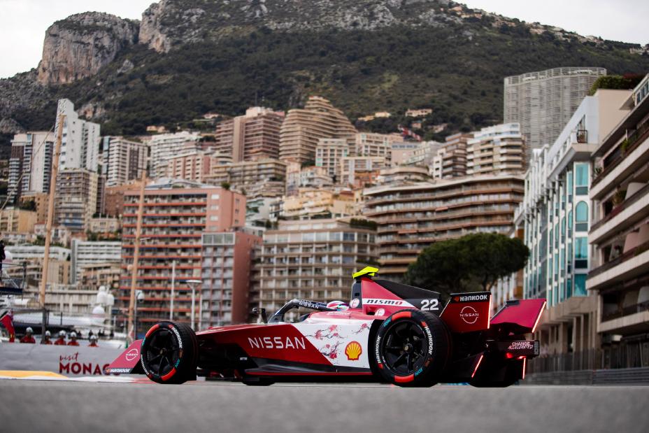 22 Nissan Formula E Team-coureur Oliver ROWLAND (GB) in de Nissan e‑4ORCE 04 in actie tijdens de Monaco E-Prix 2024 (25-27 april jl.) in Monaco. - Foto Germain Hazard / DPPI"
