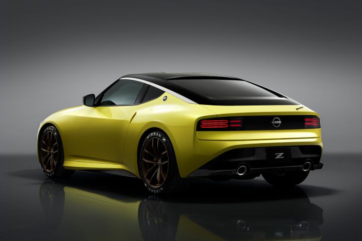 NISSAN フェアレディZ Prototype イエロー Nissan Z Proto looks to the future, inspired by its past